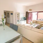 Anju Villas, Tamara كوراليهو