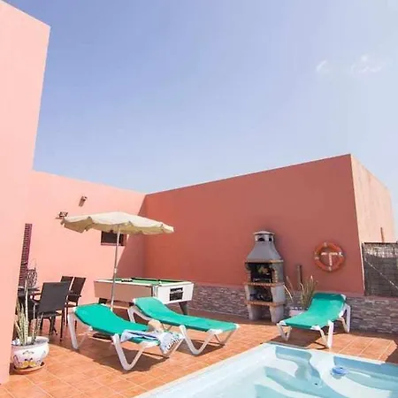 Anju De Tres Con Piscina Villa *