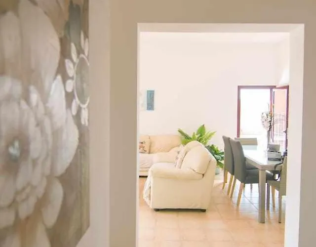 Anju Villas, Tamara * Corralejo