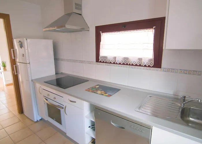 Anju Villas, Tamara Corralejo
