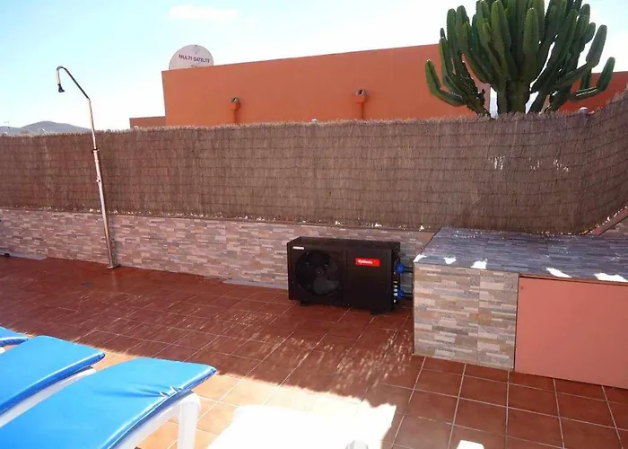 Anju Villas, Tamara Corralejo